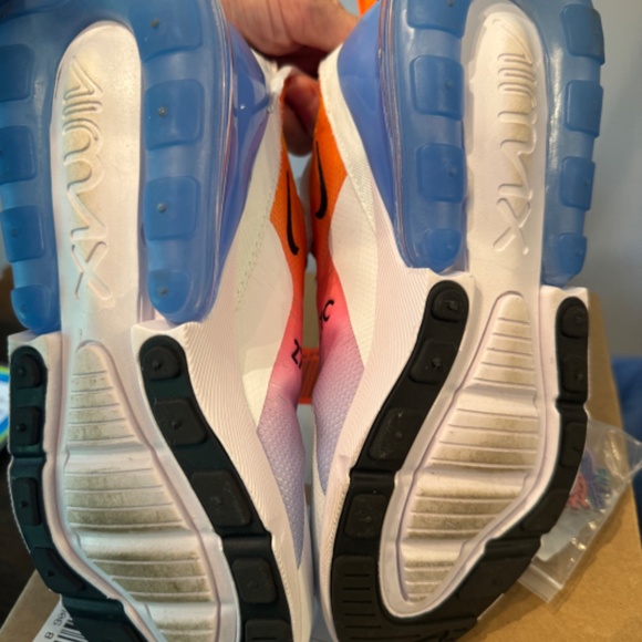 Nike Airmax 270- Gradient University Gold - Picture 3 of 6